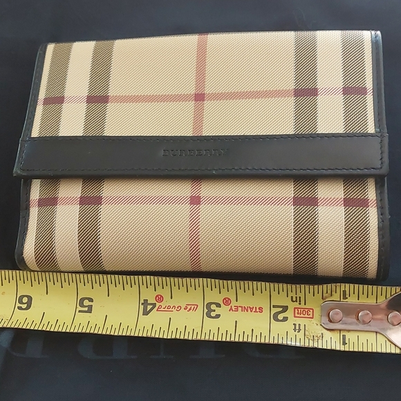 Authentic Burberry small tote and wallet comes with dust bag - Picture 10 of 16